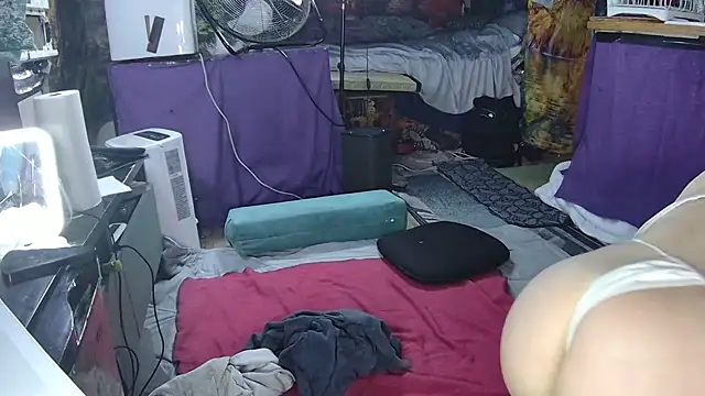 aquafoxy online show from April 16, 6:25 am