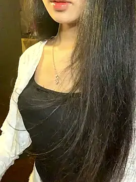 Nhinhi18 online show from April 3, 3:21 pm