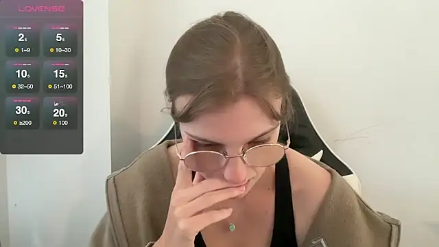 BustyKellyXXX online show from October 23, 8:46 am