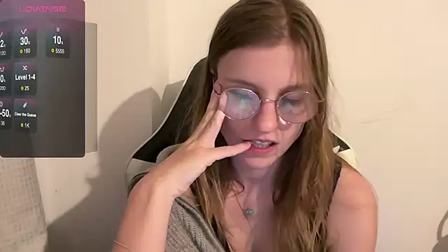 BustyKellyXXX online show from December 14, 7:51 pm