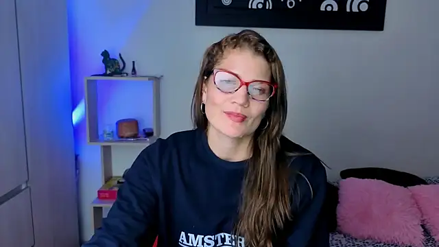 Snapshot of Camila-ventura chatting on November 10, 7:57 pm Camila-ventura online show from November 10, 7:57 pm