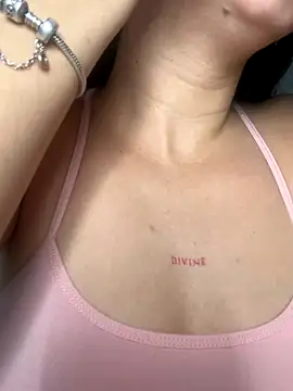 lucy grey25 online show from December 2, 1:05 pm