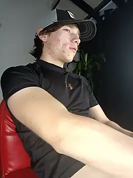 Snapshot of Logan_sixxer chatting on January 16, 10:25 pm Logan sixxer online show from January 16, 10:25 pm