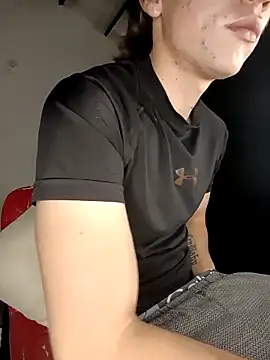 Snapshot of Logan_sixxer chatting on February 15, 5:09 pm Logan sixxer online show from February 15, 5:09 pm