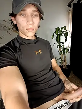 Snapshot of Logan_sixxer chatting on March 6, 8:49 pm Logan sixxer online show from March 6, 8:49 pm