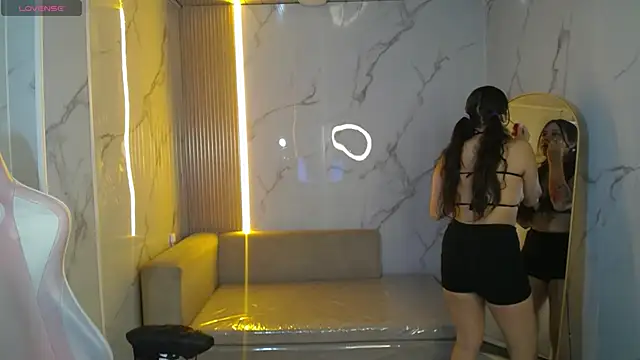 Snapshot of _Mia_sweet_b chatting on October 17, 12:52 pm Mia sweet b online show from October 17, 12:52 pm