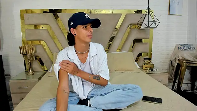 Ibratxandy online show from November 4, 7:13 pm