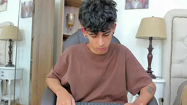 Ibratxandy online show from June 1, 7:15 pm