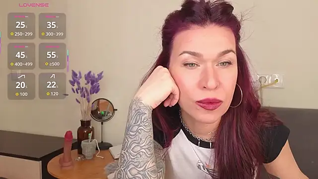 ReginaFoXXXy online show from March 7, 12:13 pm