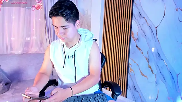 Asta Black online show from October 11, 8:07 pm