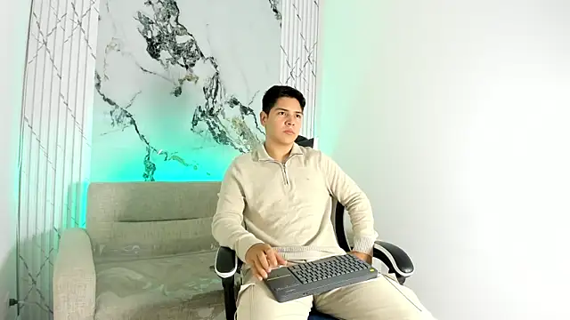 Asta Black online show from October 13, 8:42 pm