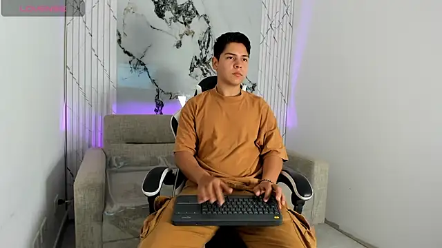 Asta Black online show from October 14, 10:32 pm