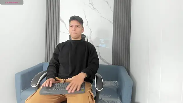 Asta Black online show from October 21, 9:26 pm