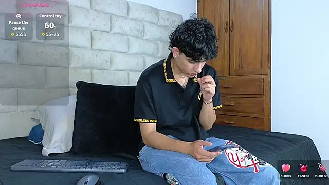 Stiven Benet  online show from September 26, 10:52 am