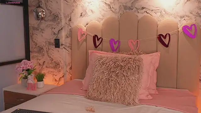 Snapshot of JessicaMason chatting on February 24, 11:03 pm JessicaMason online show from February 24, 11:03 pm