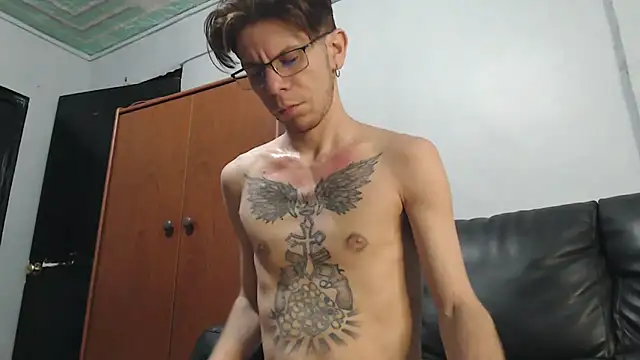 AlexandroRossi online show from December 4, 5:06 am