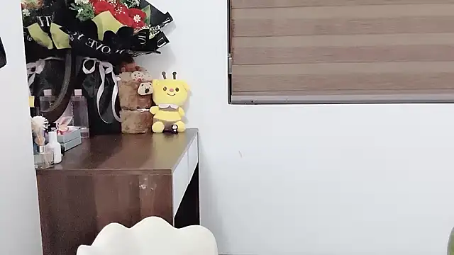 Snapshot of Amelia-babee chatting on October 21, 1:23 pm Amelia-babee online show from October 21, 1:23 pm