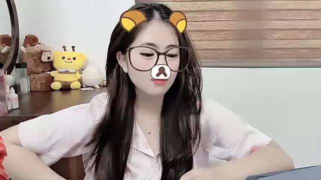 Snapshot of Amelia-babee chatting on November 2, 6:27 am Amelia-babee online show from November 2, 6:27 am