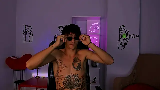 tobi yours online show from October 1, 1:44 am