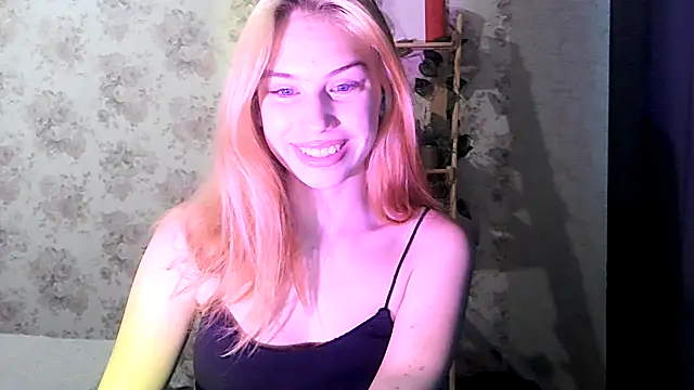 Snapshot of ClaireLaSweet chatting on September 28, 11:21 pm ClaireLaSweet online show from September 28, 11:21 pm