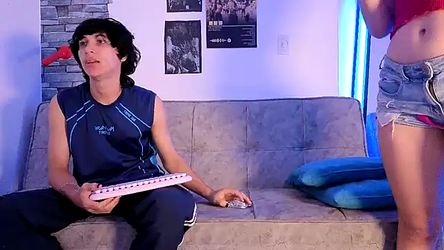 Snapshot of DavidAndClare chatting on November 30, 1:48 pm DavidAndClare online show from November 30, 1:48 pm