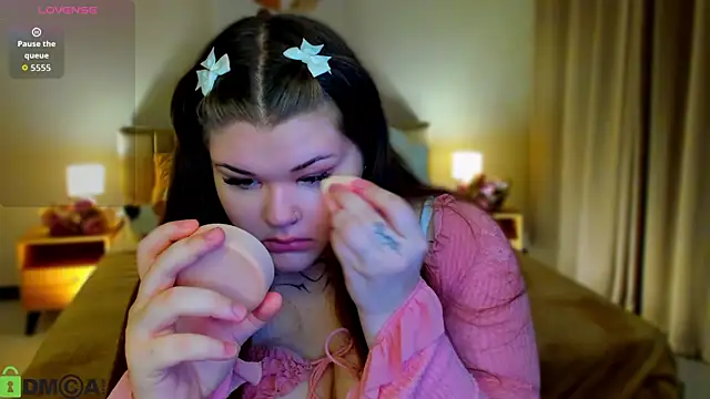 elle one online show from October 24, 4:09 am