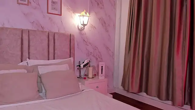 Snapshot of Paula_And chatting on June 16, 11:57 am Paula And online show from June 16, 11:57 am