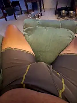 pullitoff online show from April 12, 11:54 pm