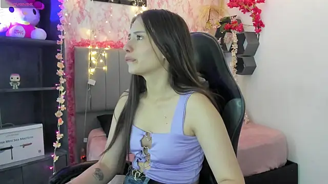 Scarlett21   online show from April 16, 7:25 pm