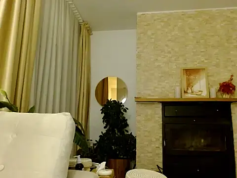 Snapshot of EliseBliss69 chatting on October 27, 9:08 pm EliseBliss69 online show from October 27, 9:08 pm