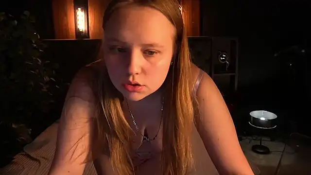 CrystallPaws online show from November 28, 6:49 am