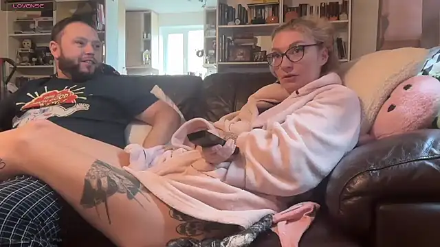 Snapshot of harleyblair chatting on October 23, 1:32 pm harleyblair online show from October 23, 1:32 pm