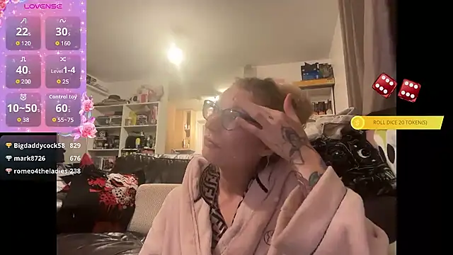 Snapshot of harleyblair chatting on October 29, 11:06 pm harleyblair online show from October 29, 11:06 pm