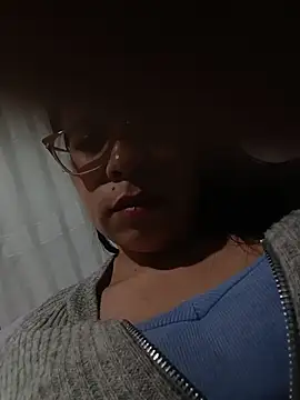 Snapshot of JenniferLegs chatting on October 29, 1:30 am JenniferLegs online show from October 29, 1:30 am