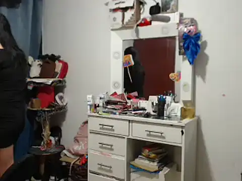 annie clark2 online show from December 12, 1:10 am