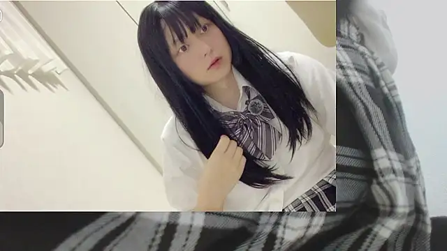 Mia032 online show from October 12, 1:32 pm