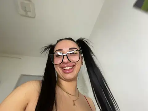 Snapshot of BlueEyes_BB chatting on February 3, 4:23 pm BlueEyes BB online show from February 3, 4:23 pm