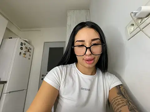 Snapshot of BlueEyes_BB chatting on February 9, 4:11 pm BlueEyes BB online show from February 9, 4:11 pm