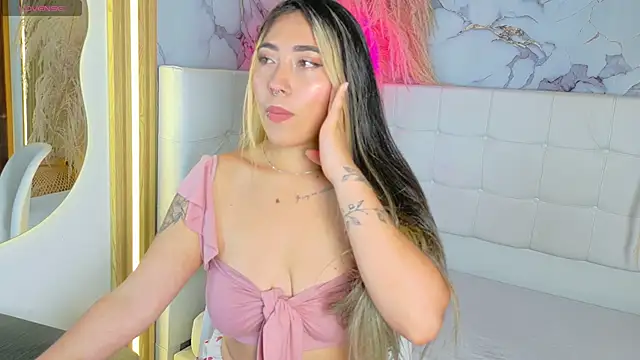  ManuVeelez online show from December 21, 8:16 pm