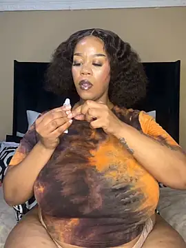 THICKBUNNYCHICKxxx online show from April 23, 8:44 pm