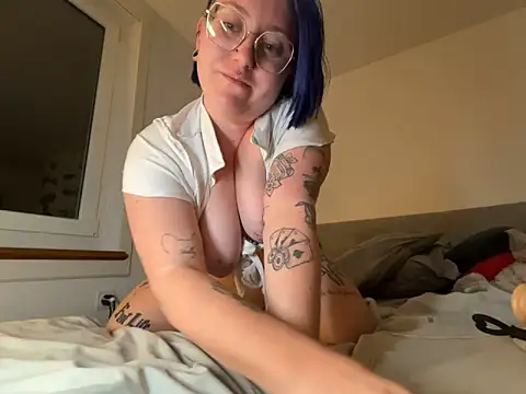 lablonde2025 online show from March 9, 10:36 pm