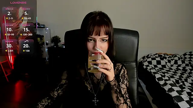 LiyaLuna online show from December 19, 1:07 pm