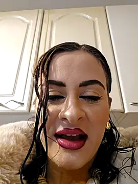 Snapshot of ShineBright88 chatting on November 28, 8:44 pm ShineBright88 online show from November 28, 8:44 pm