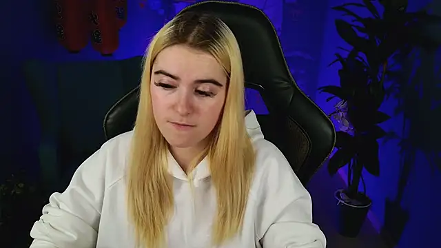 Stef Nicks online show from October 10, 9:19 am