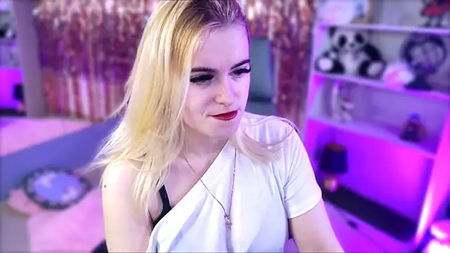 Stef Nicks online show from April 7, 9:10 am