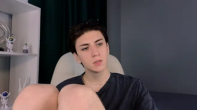 Oliver Starboy online show from September 20, 4:46 am