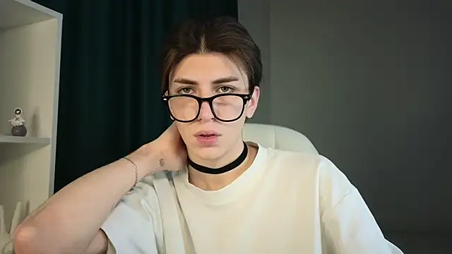 Oliver Starboy online show from September 23, 4:37 am
