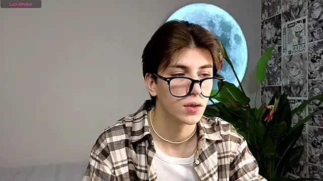 Oliver Starboy online show from October 3, 5:26 am