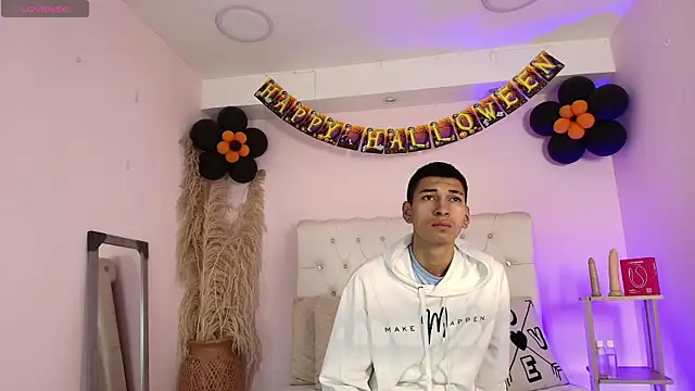 AmelieAndAce online show from October 29, 12:51 pm