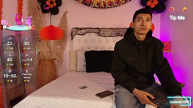 AmelieAndAce online show from November 1, 12:51 pm